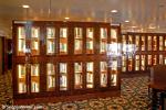 ID 5226 QUEEN MARY 2 (2003/148528grt/IMO 9241061) - The library, the largest at sea.
